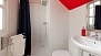 S&eacute;ville Appartement - Bathroom with shower (lower level).