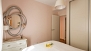 S&eacute;ville Appartement - Bedroom 1 has a large fitted wardrobe.