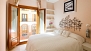 S&eacute;ville Appartement - Bedroom 2 with a double bed (135 x 200 cm).