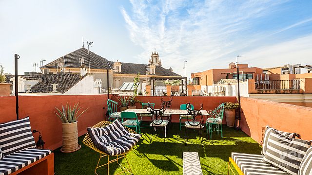 Rent vacation apartment in Seville Alfonso XII Street Seville